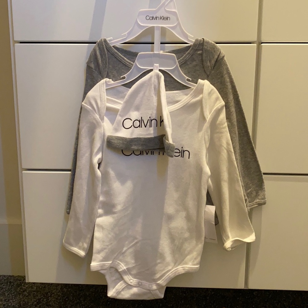 Calvin Klein Long Sleeve X2 with Hat